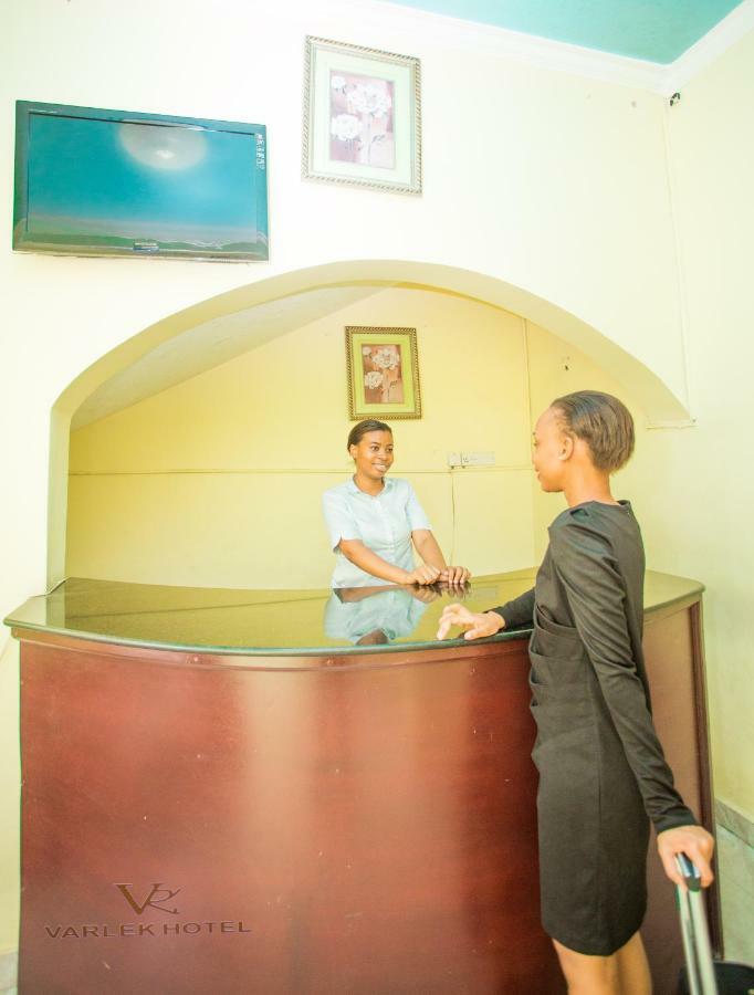 Varlek Hotel Dar es Salaam Exteriér fotografie