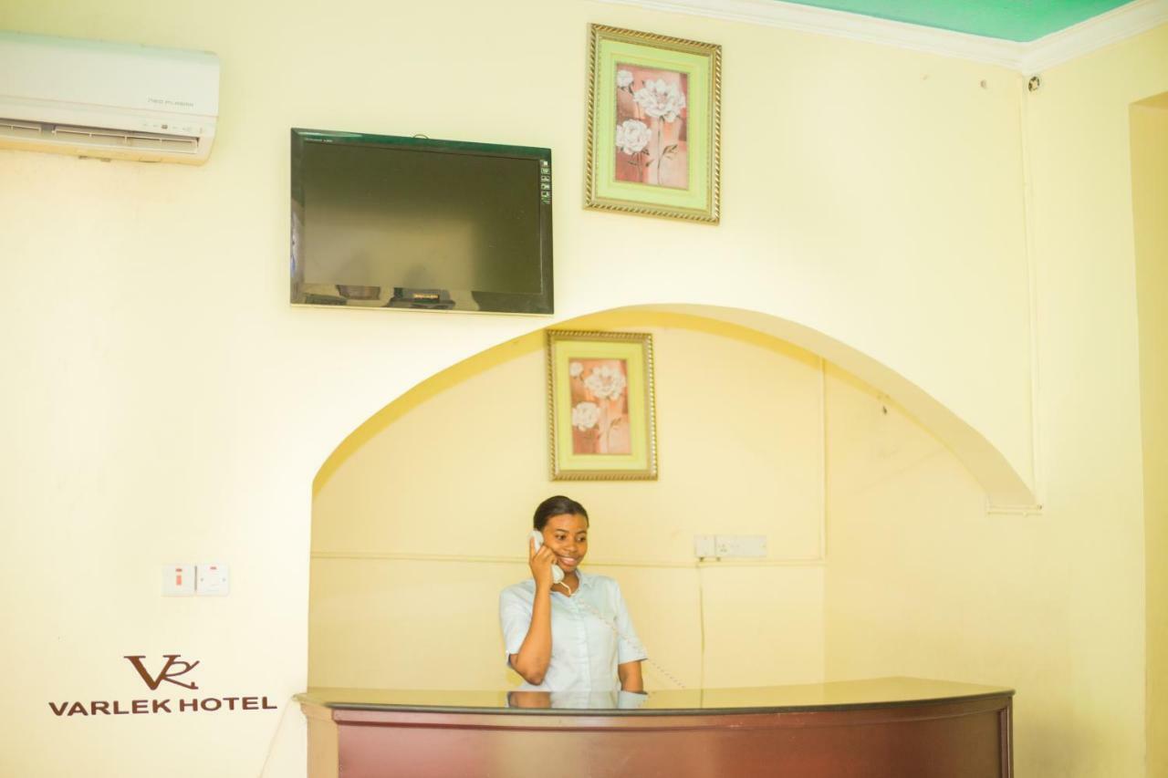 Varlek Hotel Dar es Salaam Exteriér fotografie